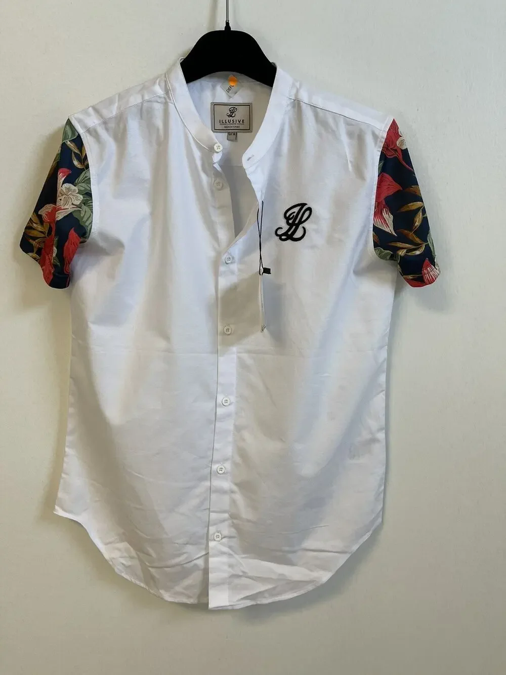 Illusive London Shirt Boys 13/14 Years Button Up White Floral Short Sleeve N32